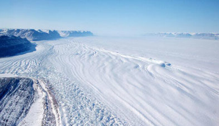 Også i år er det lite is i Polhavet. Vil rekorden fra i fjor bli slått? Dette bildet er fra isen på Grønland. (Foto: NASA/JPL) Også i år er det lite is i Polhavet. Vil rekorden fra i fjor bli slått? Dette bildet er fra isen på Grønland. (Foto: NASA/JPL)
