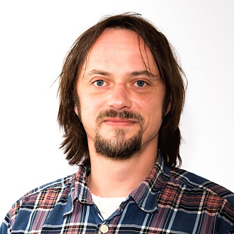 Morten Odden er småviltforsker, har spilt <span class="italic" data-lab-italic_desktop="italic">Red Dead Redemption 2</span> og peker på at virkelighetens rødrever ikke angriper mennesker. Morten Odden er småviltforsker, har spilt <span class="italic" data-lab-italic_desktop="italic">Red Dead Redemption 2</span> og peker på at virkelighetens rødrever ikke angriper mennesker.