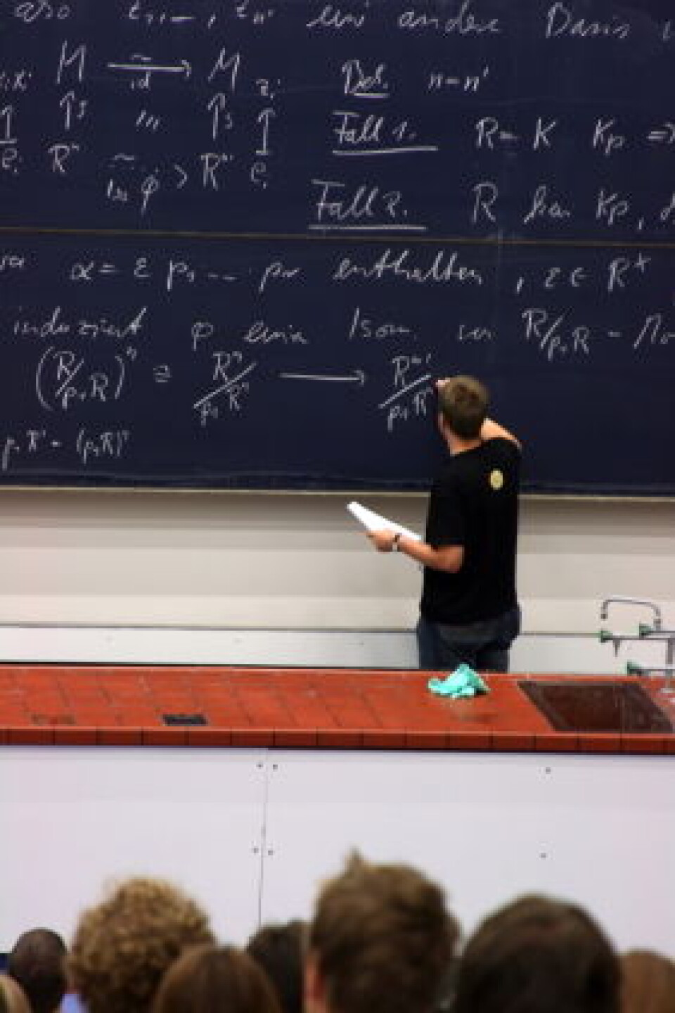 'I Norge er det vanlig at professorer har halvparten av arbeidstiden sin disponert til forskning. (Illustrasjonsfoto: iStockphoto)'
