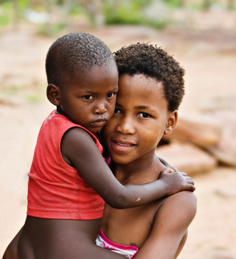 Rett til jord sikrer barns framtid. (Foto: Shutterstock)