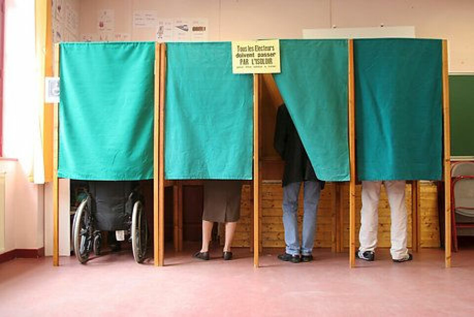 Valgets kval i stemmeavlukket. Mange velgere finner ikke sitt parti før i siste liten, på selve valgdagen. (Foto: Colourbox.no)