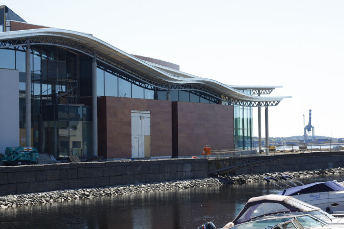 "Larvik kulturhus Bølgen er et av kulturhusene som har gått økonomisk i minus, ifølge NRK. (Foto Christoffer Glosli/flickr. Se lisens)" "Larvik kulturhus Bølgen er et av kulturhusene som har gått økonomisk i minus, ifølge NRK. (Foto Christoffer Glosli/flickr. Se lisens)"