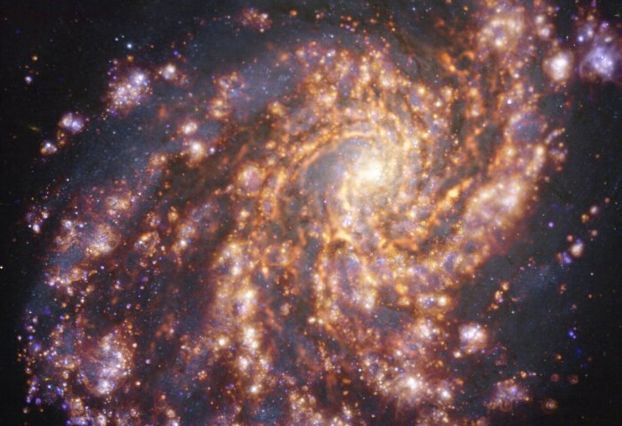 NGC 4254 er en spiralgalakse som ligger 45 millioner lysår fra jorden. NGC 4254 er en spiralgalakse som ligger 45 millioner lysår fra jorden.