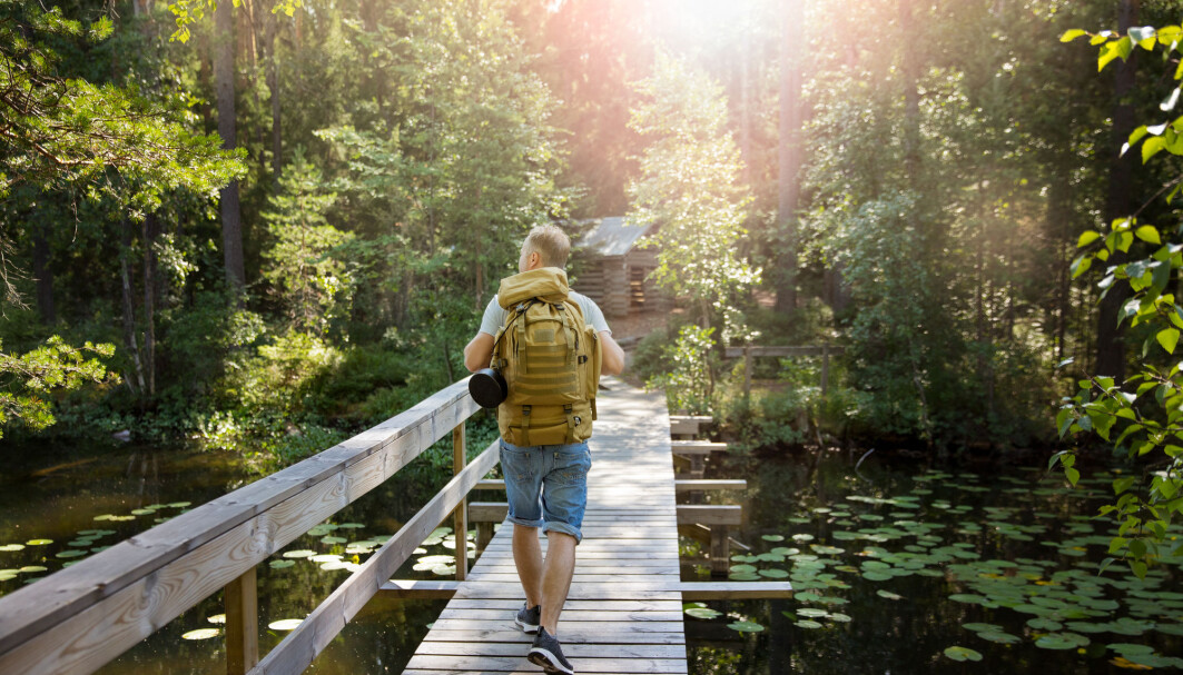 Vi vet at fysisk aktivitet er bra for hjernen. Nå tyder en studie på at det å bevege se utendørs har en egen effekt. Vi vet at fysisk aktivitet er bra for hjernen. Nå tyder en studie på at det å bevege se utendørs har en egen effekt.