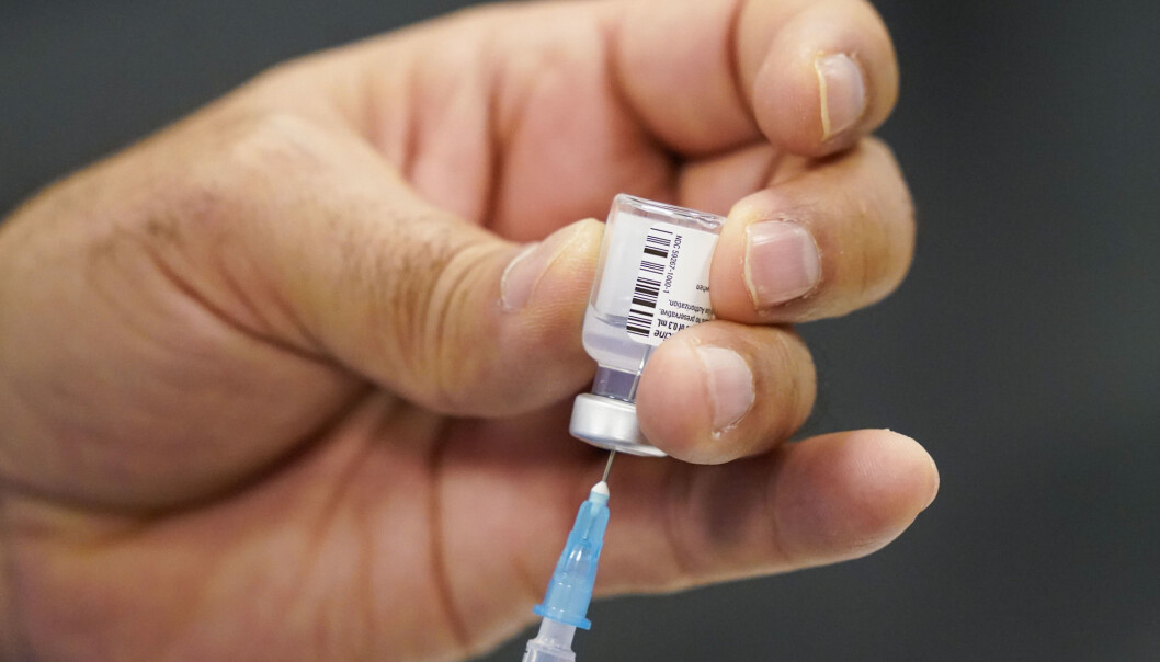 Koronavaksinen funker dårlige på personer som går på enkelte immundempende medisiner, ifølge forskning. Koronavaksinen funker dårlige på personer som går på enkelte immundempende medisiner, ifølge forskning.