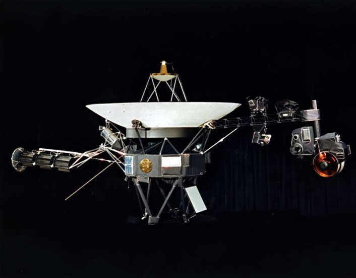 Voyager-romsonden. Voyager 1 og 2 så like ut. (Foto:NASA) Voyager-romsonden. Voyager 1 og 2 så like ut. (Foto:NASA)