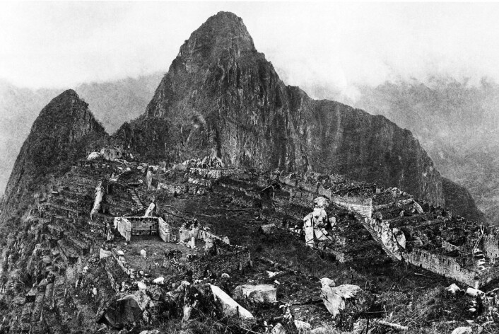 Machu Picchu i 1912, da Hiram Binghams besøk gjorde at verden ble oppmerksom på fjellruinen. Machu Picchu i 1912, da Hiram Binghams besøk gjorde at verden ble oppmerksom på fjellruinen.