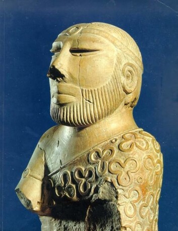 Den 17,5 cm høye figuren kalt "prestekonge" er blant funnene fra oltidsbyen Mohenjo-Daro. (Foto: Wikimedia Commons) Den 17,5 cm høye figuren kalt "prestekonge" er blant funnene fra oltidsbyen Mohenjo-Daro. (Foto: Wikimedia Commons)