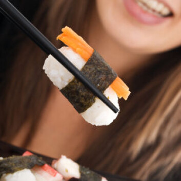 Sushi er ikke bare rikt på sunne næringsstoffer det inneholder også store mengder kvikksølv, som blant annet gjemmer seg i tunfisker og reker. (Foto: iStockphoto) Sushi er ikke bare rikt på sunne næringsstoffer det inneholder også store mengder kvikksølv, som blant annet gjemmer seg i tunfisker og reker. (Foto: iStockphoto)