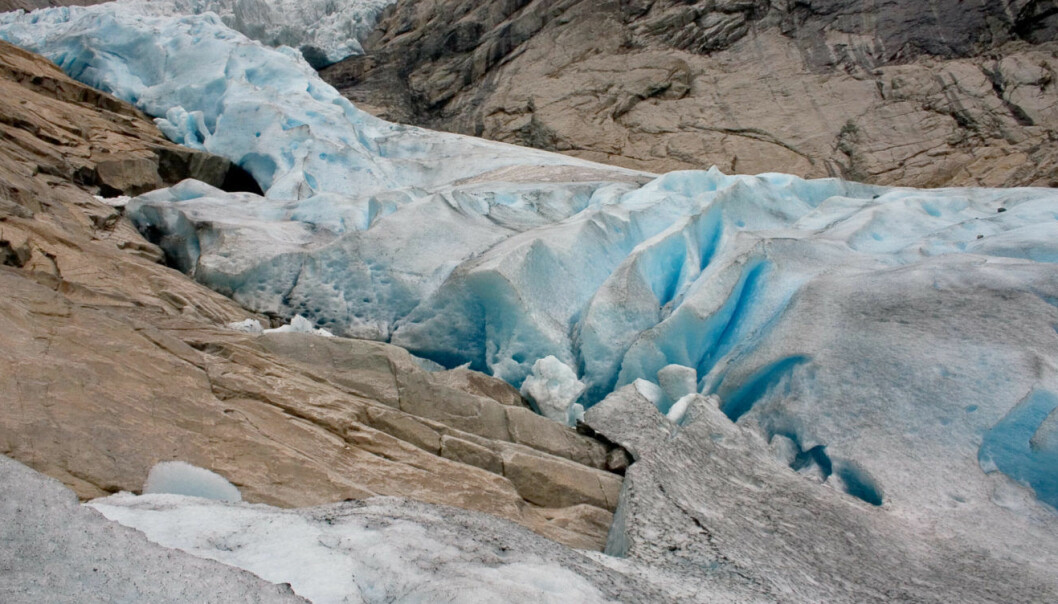 – Isbreene smelter, arktisk havis smelter, Grønlandsisens overflate smelter. Dette burde virkelig være en vekker for en polarnasjon som Norge, å få oss ut av fossil avhengighet, sier professor Anders Strømman.