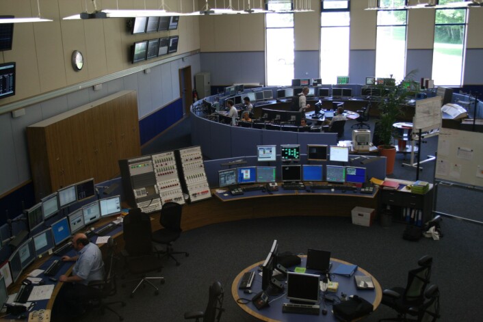 Det var CERN som fant opp World Wide Web. Nå er det World Wide LHC Computing Grid (WLCG) som bringer verden fremover. Her fra et av CERNs kontrollrom. Foto Ingvil Bjørnæs Det var CERN som fant opp World Wide Web. Nå er det World Wide LHC Computing Grid (WLCG) som bringer verden fremover. Her fra et av CERNs kontrollrom. Foto Ingvil Bjørnæs