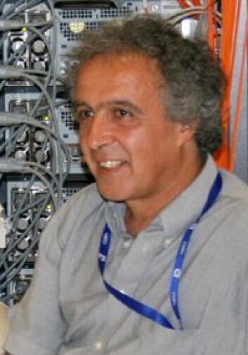 Professor Farid Ould-Saada leder den norske deltakelsen i testingen av nettverket. Foto Ingvil Bjørnæs Professor Farid Ould-Saada leder den norske deltakelsen i testingen av nettverket. Foto Ingvil Bjørnæs