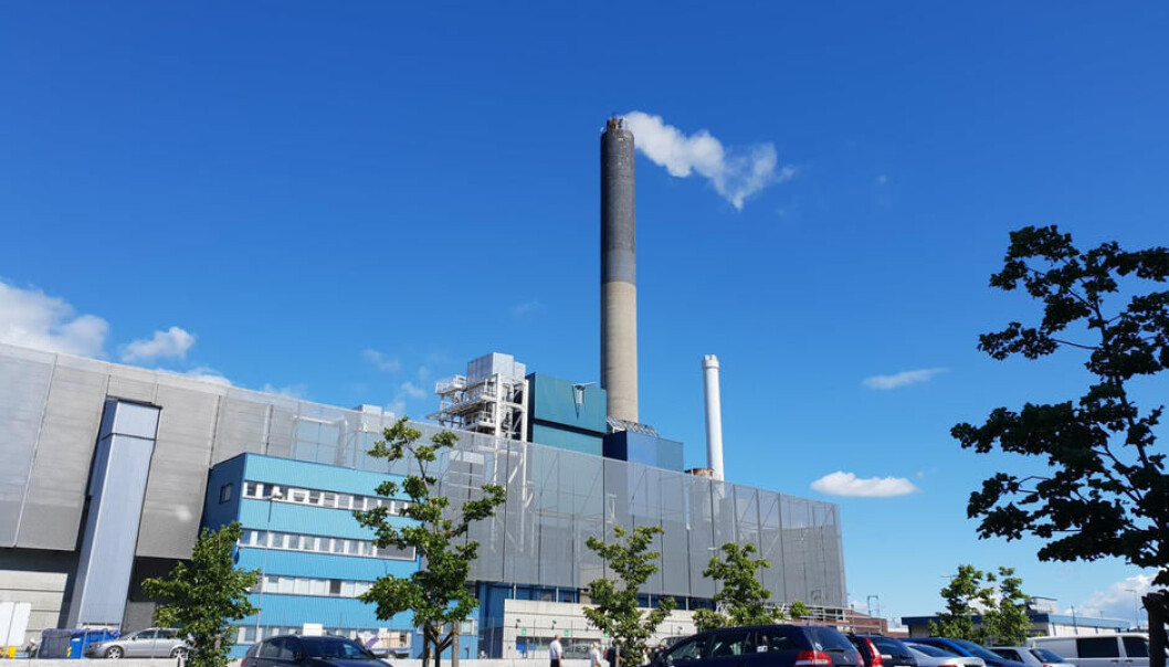 Forskere tror aske fra forbrenningsanlegget ved Haraldrud kan brukes til å fange CO2. De vil lage klimavennlig sementerstatning av den karboniserte asken. Forskere tror aske fra forbrenningsanlegget ved Haraldrud kan brukes til å fange CO2. De vil lage klimavennlig sementerstatning av den karboniserte asken.