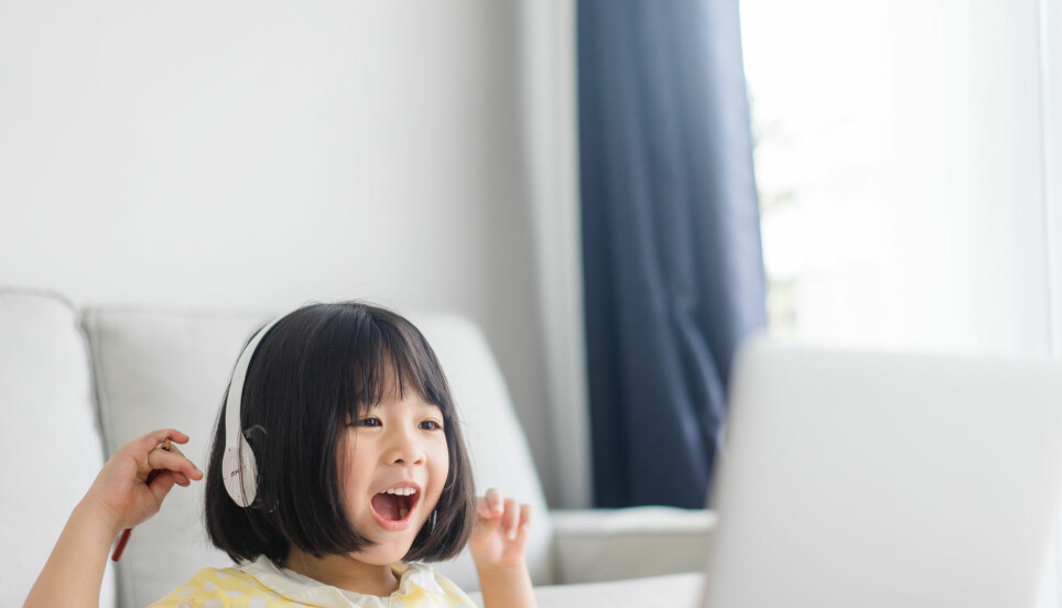 Språkopplæring virker enda bedre enn musikkopplæring på hvordan barn lærer seg å oppfatte musikk.