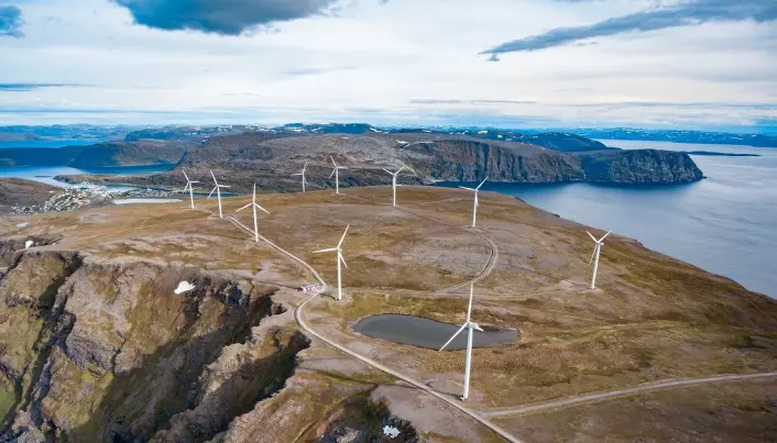 Norge kan trenge mye mer energi for å produsere nok hydrogen i framtida. Men dette er ikke problemfritt. Her vinmøller i Havøysund.