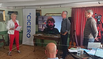 Cicero-direktør Kristin Halvorsen ledet møtet «Bompenger - et nødvendig onde?» tirsdag 17. august på Arendalsuka. Med seg hadde hun forskerne Erik Böcker fra TØI, Tarje Wanvik fra NORCE i Bergen og Anders Tønnesen fra CICERO. Cicero-direktør Kristin Halvorsen ledet møtet «Bompenger - et nødvendig onde?» tirsdag 17. august på Arendalsuka. Med seg hadde hun forskerne Erik Böcker fra TØI, Tarje Wanvik fra NORCE i Bergen og Anders Tønnesen fra CICERO.