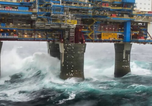 Measuring the impact of extreme waves on offshore structures