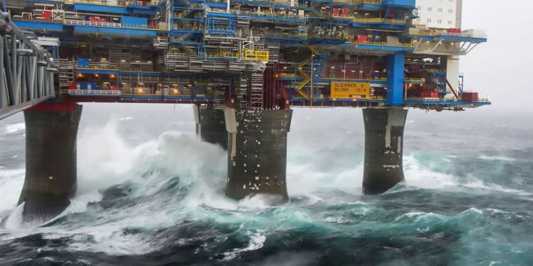 How do strong forces affect large structures? How do strong forces affect large structures?