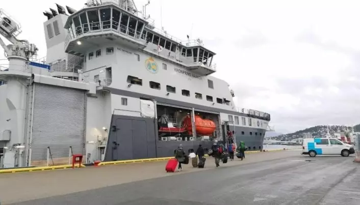 35 forskere på vei om bord FF Kronprins Haakon i Tromsø.