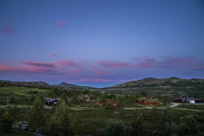 – Jeg har tro på at hytteutbygging skal bremses og gjøres på en annen måte, sier Jin Xue. Bildet er fra Høvringen hyttefelt vest i Rondane.