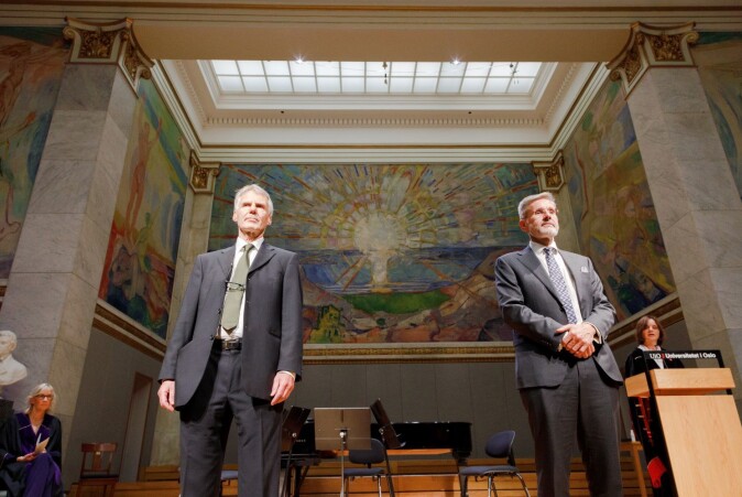 Professorene Andreas Føllesdal og Geir Ulfstein ble også nylig tildelt forskningsprisen ved UiO. Professorene Andreas Føllesdal og Geir Ulfstein ble også nylig tildelt forskningsprisen ved UiO.