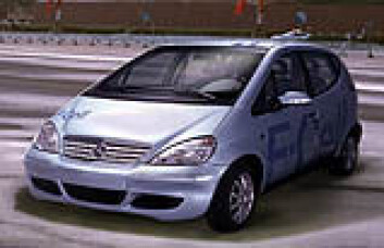 "Mercedes brenselcellebil." "Mercedes brenselcellebil."