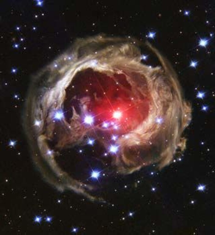 "Supernovaer er fra før spektakulære hendelser, men nå har forskerne funnet en ny og enormt kraftig type. (Illustrasjon: NASA/Hubbleteleskopet)" "Supernovaer er fra før spektakulære hendelser, men nå har forskerne funnet en ny og enormt kraftig type. (Illustrasjon: NASA/Hubbleteleskopet)"