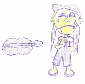 Tegning av pike på 8 år om hvordan det kjennes å ha selektiv mutisme, en munn som er blitt lukket med glidelås.