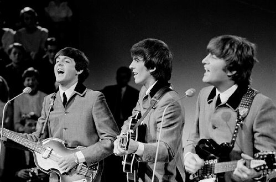 The Beatles, også kalt The Fab Four, ved tre av dem, Paul McCartney, George Harrison og John Lennon, i 1964. (Foto: Wikimedia Commons)