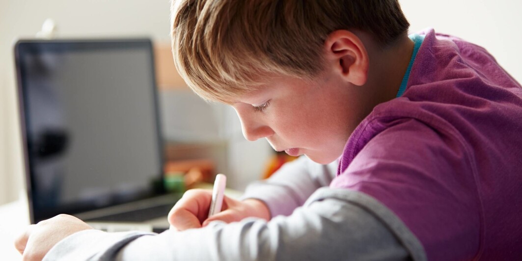 – Treffer man ikke kompiser på skolen, er det mindre sjanse for at man får venner, sier forsker Jon-Erik Finnvold. – Treffer man ikke kompiser på skolen, er det mindre sjanse for at man får venner, sier forsker Jon-Erik Finnvold.