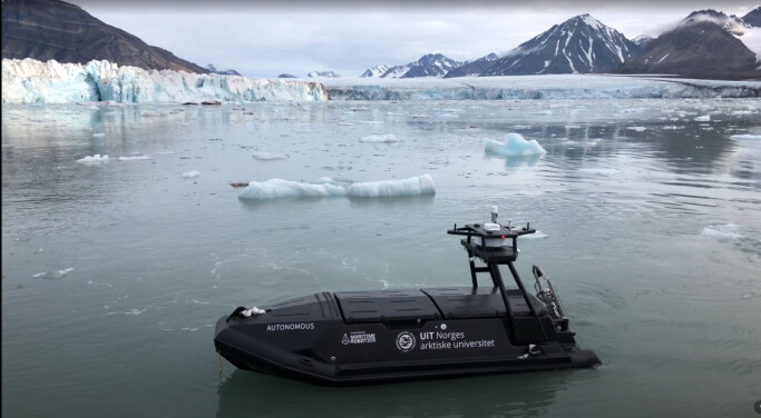 Forskere håper at disse fartøyene eller robotene, kan skaffe nødvendig kunnskap fra vannet ved brefrontene. Forskere håper at disse fartøyene eller robotene, kan skaffe nødvendig kunnskap fra vannet ved brefrontene.