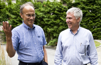 FISKESYKDOM: Forskningslederne Kjetil Hindar (t.v.) og Ole Torrissen er ikke uten videre enige om hvordan det står til i laksenæringen. Foto: Andreas B. Johansen FISKESYKDOM: Forskningslederne Kjetil Hindar (t.v.) og Ole Torrissen er ikke uten videre enige om hvordan det står til i laksenæringen. Foto: Andreas B. Johansen