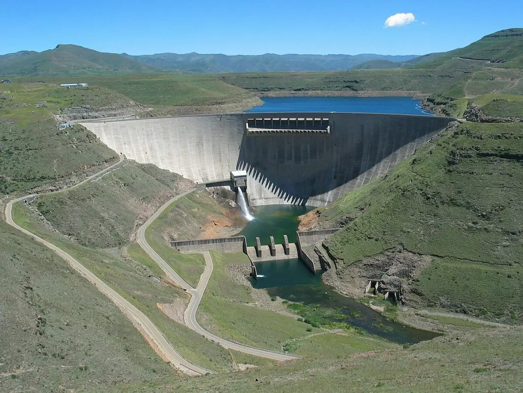 Den norskutviklede bølgemodellen kan gi svar på om for eksempel Katse-reservoaret i Lesotho er egnet for flytende solkraft.