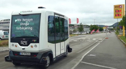 Plutselige stopp og andre trafikanter er de største farene for selvkjørende busser Plutselige stopp og andre trafikanter er de største farene for selvkjørende busser