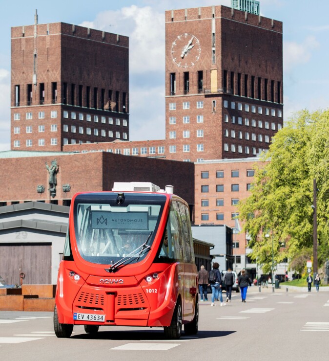 Navya Arma kjører langs en strandpromenade i Oslo. Navya Arma kjører langs en strandpromenade i Oslo.