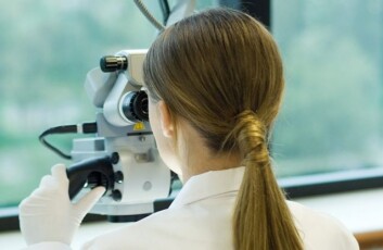 Snart blir alle kvinnelige begynnerstudenter mellom 18 og 20 år, som studerer realfagene fysikk, matematikk, teknologi eller kjemi ved norske universiteter, invitert til å fortelle sin historie. (Illustrasjonsfoto: www.colourbox.no) Snart blir alle kvinnelige begynnerstudenter mellom 18 og 20 år, som studerer realfagene fysikk, matematikk, teknologi eller kjemi ved norske universiteter, invitert til å fortelle sin historie. (Illustrasjonsfoto: www.colourbox.no)
