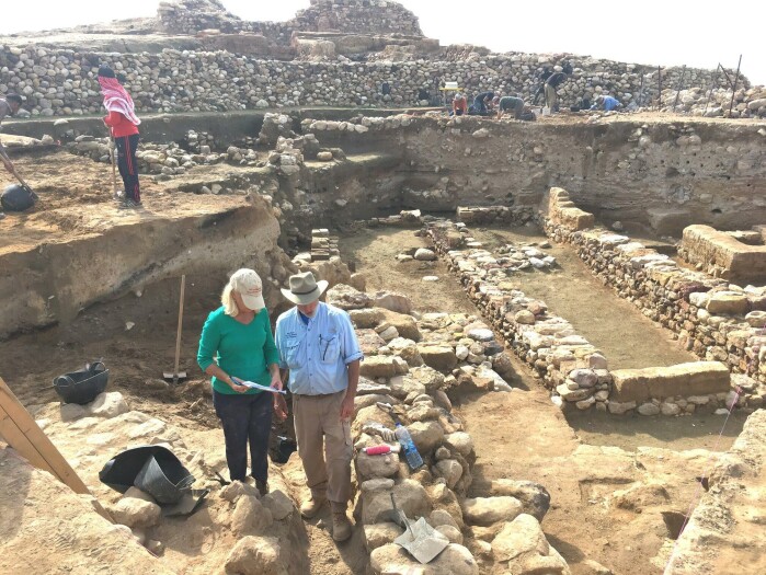 Forskere i de gamle ruinene i Tall el-Hammam. Forskere i de gamle ruinene i Tall el-Hammam.