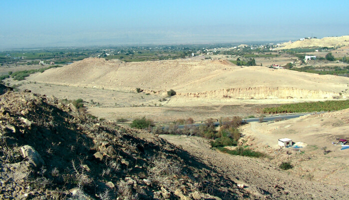 Tall el-Hammam er et arkeologisk funnsted i Jordandalen i Jordan. Tall el-Hammam er et arkeologisk funnsted i Jordandalen i Jordan.
