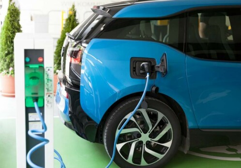 Why fast charging reduces the capacity of a car battery