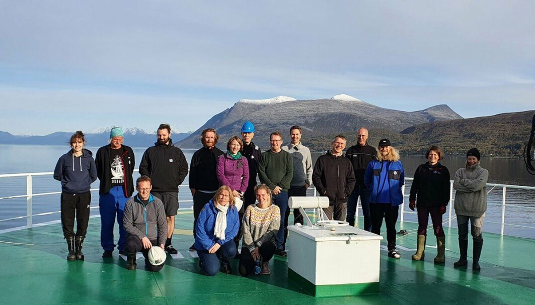 Vi har lagt Tromsø bak oss og er endelig på vei mot et av verdens mest produktive havområder, Spitsbergenbanken, der vi i 18 døgn skal samle inn data og bunnprøver. Vi har lagt Tromsø bak oss og er endelig på vei mot et av verdens mest produktive havområder, Spitsbergenbanken, der vi i 18 døgn skal samle inn data og bunnprøver.