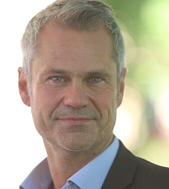 Henning Kristoffersen forsker på Kinas næringsliv. Han har tidligere ledet Handelshøyskolen BI sine aktiviteter i Kina og han har vært direktør for Nordisk senter ved Fudan-universitetet i Shanghai. Nå tar Kristoffersen en doktorgrad ved Sosialantropologisk institutt på Universitetet i Oslo. Henning Kristoffersen forsker på Kinas næringsliv. Han har tidligere ledet Handelshøyskolen BI sine aktiviteter i Kina og han har vært direktør for Nordisk senter ved Fudan-universitetet i Shanghai. Nå tar Kristoffersen en doktorgrad ved Sosialantropologisk institutt på Universitetet i Oslo.