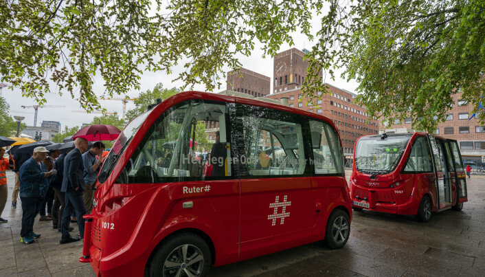 Det er ikke bare Japan som satser på selvkjørende kjøretøy. Oslos første selvkjørende bussrute, linje 35, mellom Kontraskjæret og Vippetangen åpnet mai 2019 med to selvkjørende busser. Bussene er elektriske med sitteplass til 11 passasjerer. Det er ikke bare Japan som satser på selvkjørende kjøretøy. Oslos første selvkjørende bussrute, linje 35, mellom Kontraskjæret og Vippetangen åpnet mai 2019 med to selvkjørende busser. Bussene er elektriske med sitteplass til 11 passasjerer.