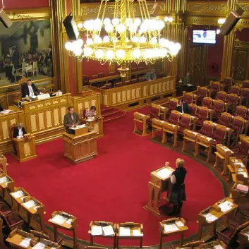 "Hvem skal få komme på Stortinget? Dette bilde er fra spørretimen 22.november i 2007. (Foto: Lars Røed Hansen)"
