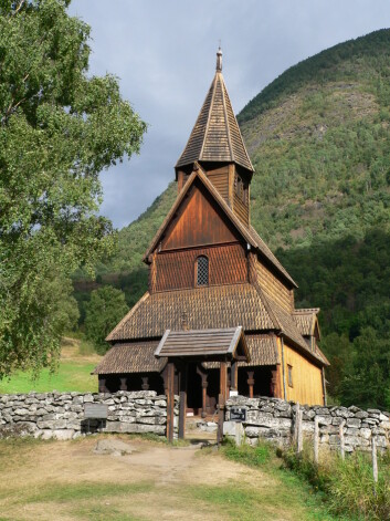 "Urnes stavkyrkje er landets eldste, og står på verdsarvlista til UNESCO. (Foto: Wikimedia Commons)" "Urnes stavkyrkje er landets eldste, og står på verdsarvlista til UNESCO. (Foto: Wikimedia Commons)"