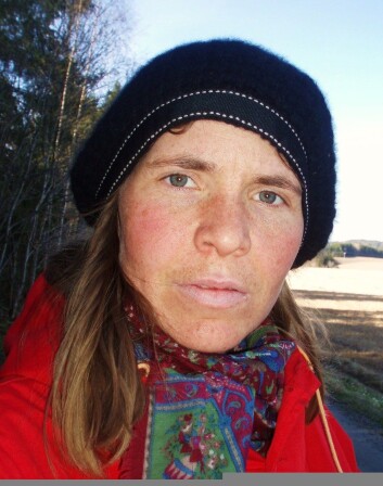 Anne Lene Aase fant slåttehumla under feltarbeid på en eng. (Foto: privat) Anne Lene Aase fant slåttehumla under feltarbeid på en eng. (Foto: privat)