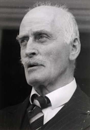 Knut Hamsun juli 1939. (Foto: Anders Beer Wilse. Eier: Nasjonalbiblioteket) Knut Hamsun juli 1939. (Foto: Anders Beer Wilse. Eier: Nasjonalbiblioteket)