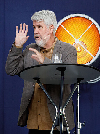 Terje Emberland er forfatter av boka <span class=" italic" data-lab-italic_desktop="italic">Hva er konspirasjonsteorier?</span> Terje Emberland er forfatter av boka <span class=" italic" data-lab-italic_desktop="italic">Hva er konspirasjonsteorier?</span>