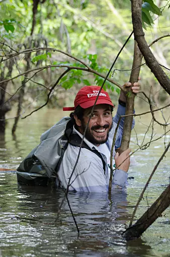 Forsker João-Campos-Silva i felten i Amazonas’ flomskoger.