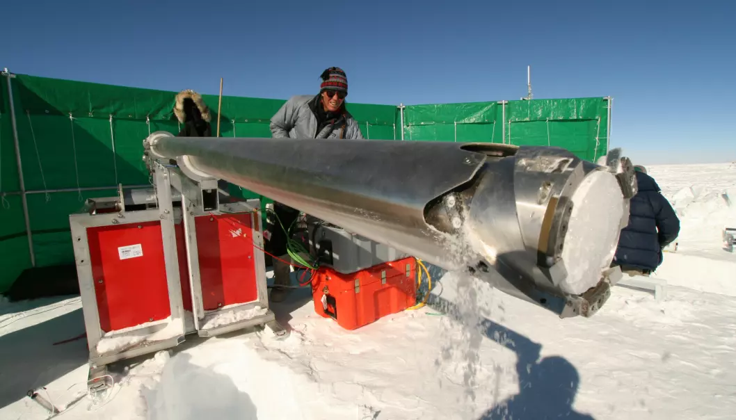 Iskjerner fra en norskamerikansk ekspedisjon i 2007-2009 inngår i studiet.