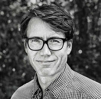 Det er absolutt et skritt i riktig retning når de gir prisen for postkolonialistisk litteratur og verker som skildrer flyktningers erfaringer, sier professor Eirik Vassenden ved UiB. Det er absolutt et skritt i riktig retning når de gir prisen for postkolonialistisk litteratur og verker som skildrer flyktningers erfaringer, sier professor Eirik Vassenden ved UiB.